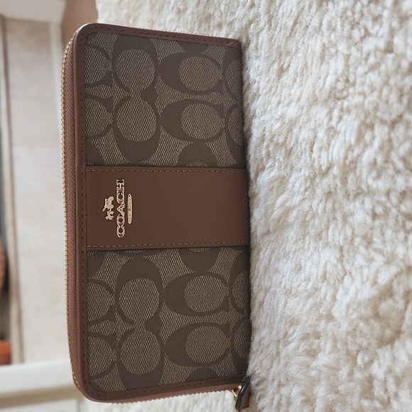 NWOT Coach Signature Leather Zip Around Long Wallet 🤎💛 - Picture 15 of 16